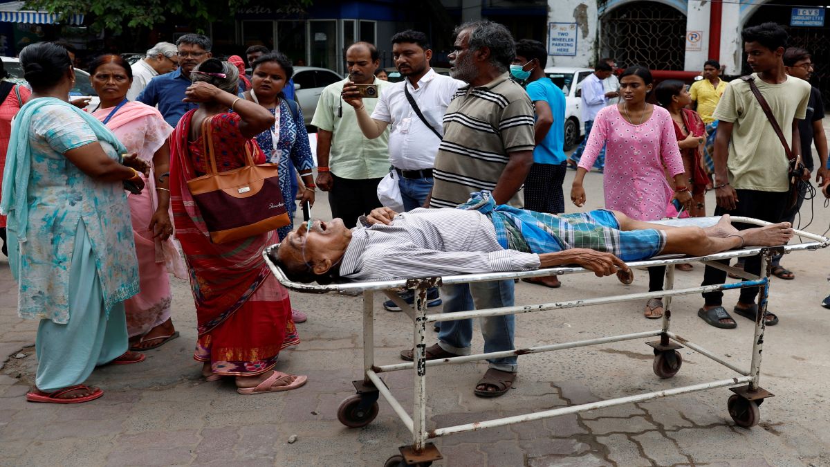 Endless wait, countless hardships: How patients suffer as doctors go on strike to protest Kolkata rape-murder Endless wait, countless hardships: How patients suffer as doctors go on strike to protest Kolkata rape-murder