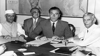 (From left to right) Pandit Jawaharlal Nehru, Lord Mountbatten and Muhammad Ali Jinnah sit down to discuss the Partition of India. Image Courtesy: Wikipedia Commons