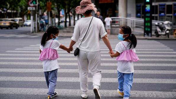 Why are couples hiring ‘professional parents’ to raise their children in China?