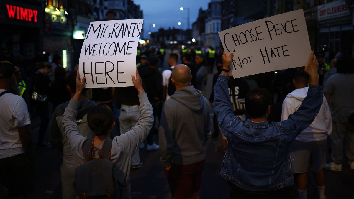 After far-right riots in the UK, come anti-racist protests: Is calm returning to the country? After far-right riots in the UK, come anti-racist protests: Is calm returning to the country?