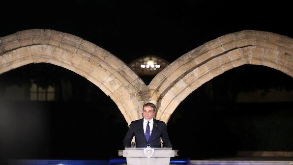 Greek PM assures prosperity for all by 2027 with new economic measures