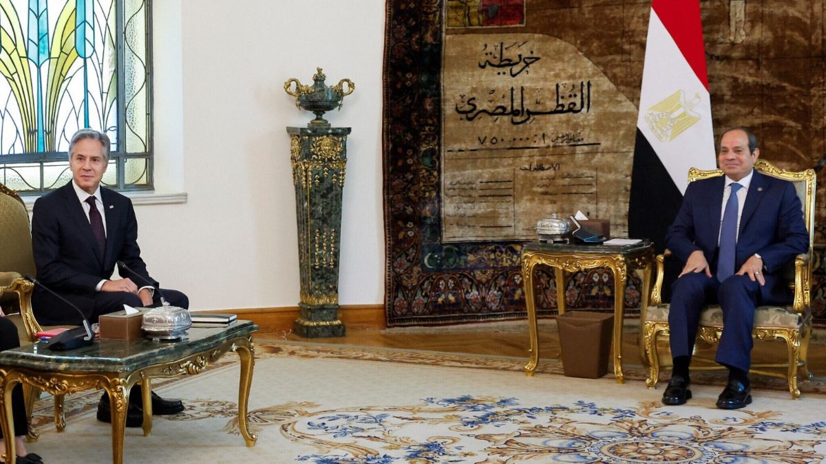 Egypt's President Abdel-Fattah el-Sissi (R) meets with US Secretary of State Antony Blinken at the Ittihadiya presidential palace in Cairo on September 18, 2024. Source: AFP. Egypt's President Abdel-Fattah el-Sissi (R) meets with US Secretary of State Antony Blinken at the Ittihadiya presidential palace in Cairo on September 18, 2024. Source: AFP.