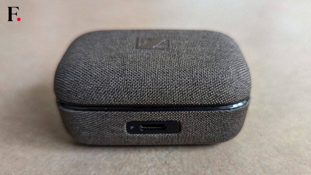 Sennheiser Momentum True Wireless 4 Review: Case - front-2024-09-7b8bc45a23943f8400061ef55a6b8c37