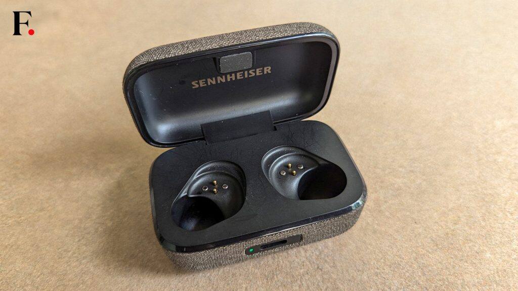 Sennheiser Momentum True Wireless 4 Review: Charging case-2024-09-5f245156a2f441a0181ab962013cc184
