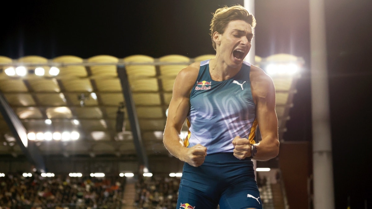 Armand Duplantis breaks his own world pole vault record for 11th time with 6.27m jump