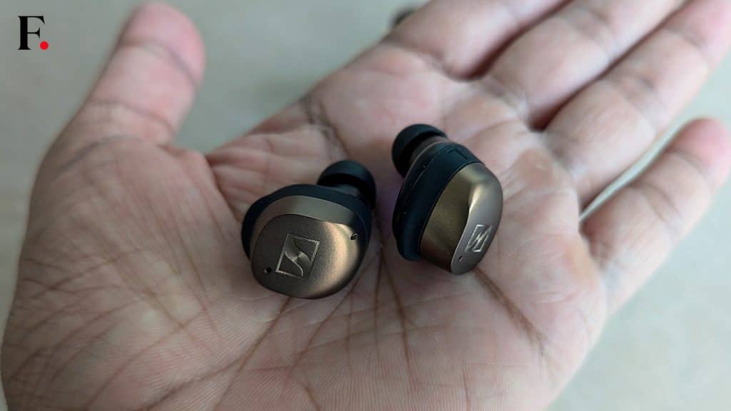 Sennheiser Momentum True Wireless 4 Review:Earbuds 2-2024-09-7faf5187894a55898021b5e322e7aef5