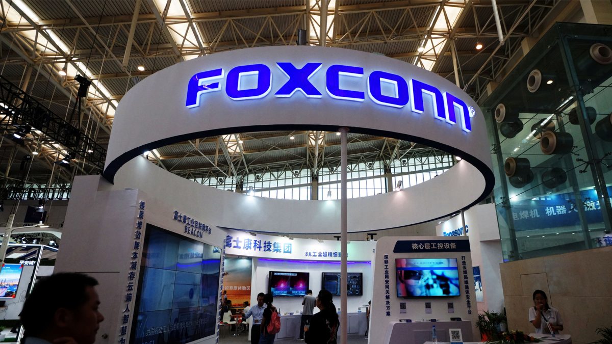 Foxconn planning to set up display assembly unit in Tamil Nadu, may invest $1 billion Foxconn planning to set up display assembly unit in Tamil Nadu, may invest $1 billion