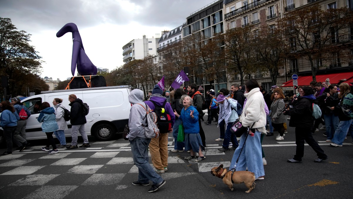 Thousands march in Paris for abortion rights across the globe Thousands march in Paris for abortion rights across the globe