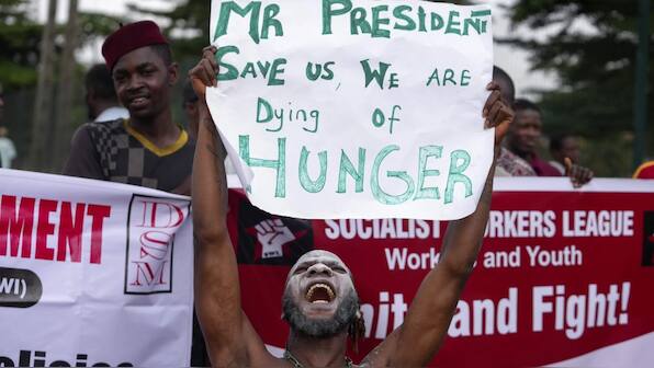 Nigeria charges protesters with treason, accuses them of inciting military mutiny
