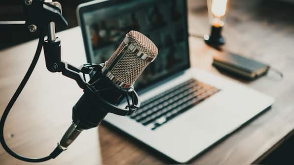 Google’s new AI model NotebookLM can create podcasts, interviews in just 1 click