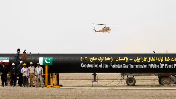 Iran issues final warning to Pakistan over gas pipeline dispute, says complete project or face international arbitration