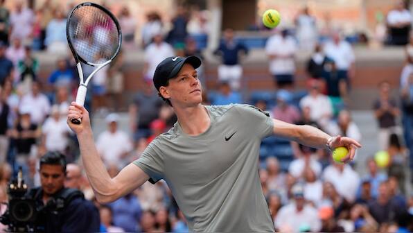 US Open 2024: Jannik Sinner avoids trapdoor as Iga Swiatek moves into last 16