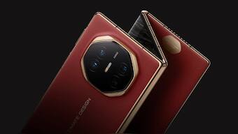 The Huawei Mate XT boasts a dual-hinged design with a 6.4-inch OLED display when partially unfolded. The display can expand to a 10.2-inch tablet-like screen when fully opened, providing a resolution of 2,232 x 3,184 pixels. Image Credit: Huawei