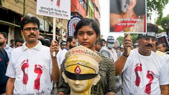 Junior doctors in West Bengal's Kolkata continue their protest demanding justice for 31-year-old woman doctor who was raped and murdered at RG Kar Hospital on August 9. Source: PTI.