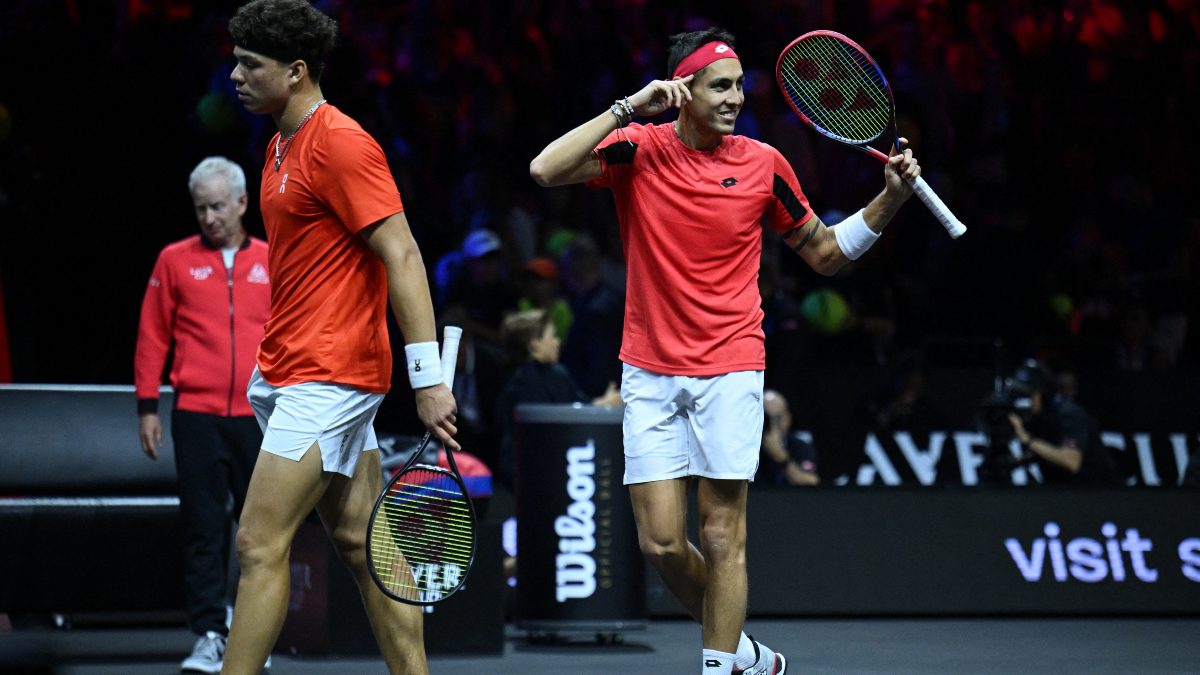 Laver Cup 2024: Carlos Alcaraz wins but Team World closes in on trophy with 8-4 lead Laver Cup 2024: Carlos Alcaraz wins but Team World closes in on trophy with 8-4 lead