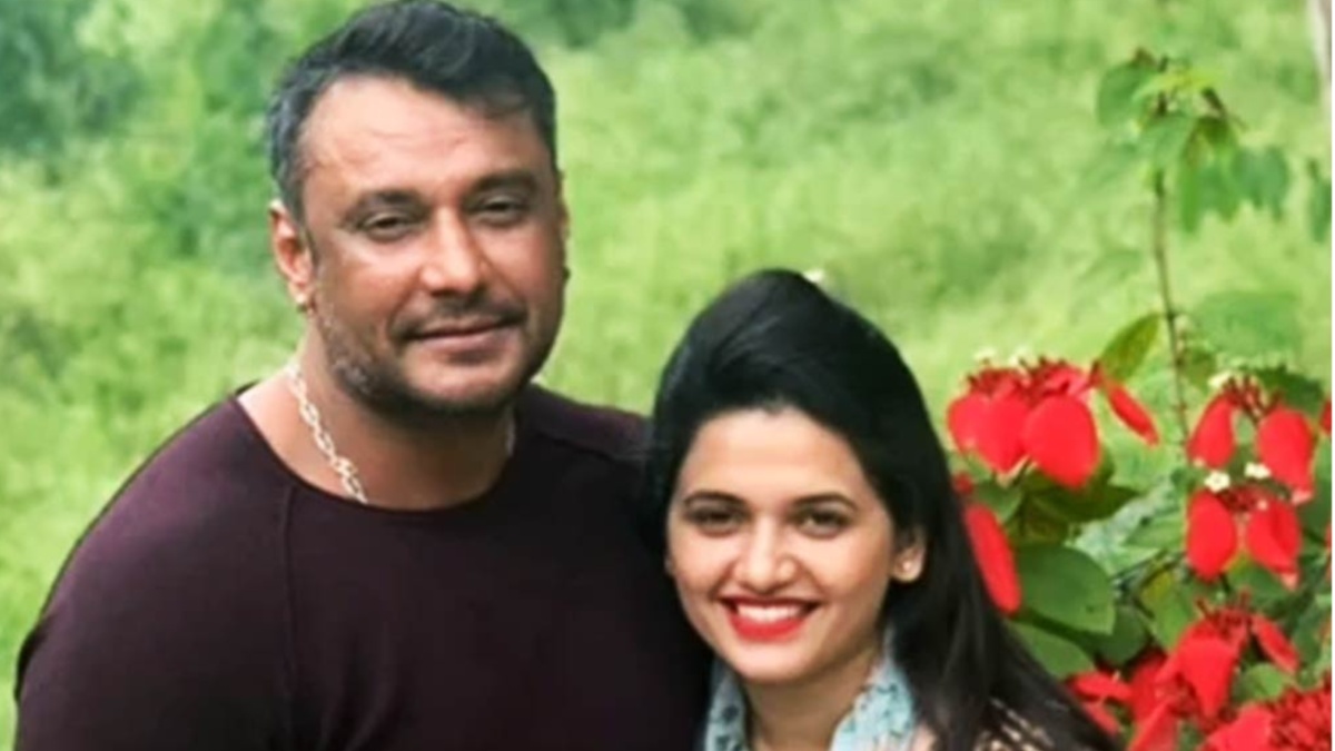 Kannada superstar Darshan's partner Pavithra Gowda allegedly kicked Renuka Swamy before his death: 'You don't deserve to...' Kannada superstar Darshan's partner Pavithra Gowda allegedly kicked Renuka Swamy before his death: 'You don't deserve to...'