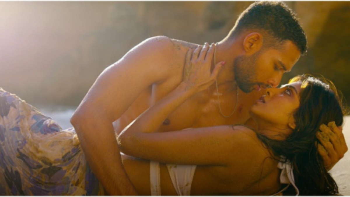 Yudhra: Malavika Mohanan reacts to intimate scenes with Siddhant Chaturvedi, says, 'When we were close to each other...' Yudhra: Malavika Mohanan reacts to intimate scenes with Siddhant Chaturvedi, says, 'When we were close to each other...'