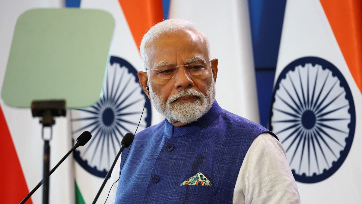 FirstUp: Modi in Gujarat, Germany implements its widely-criticised border restrictions... Top headlines today FirstUp: Modi in Gujarat, Germany implements its widely-criticised border restrictions... Top headlines today