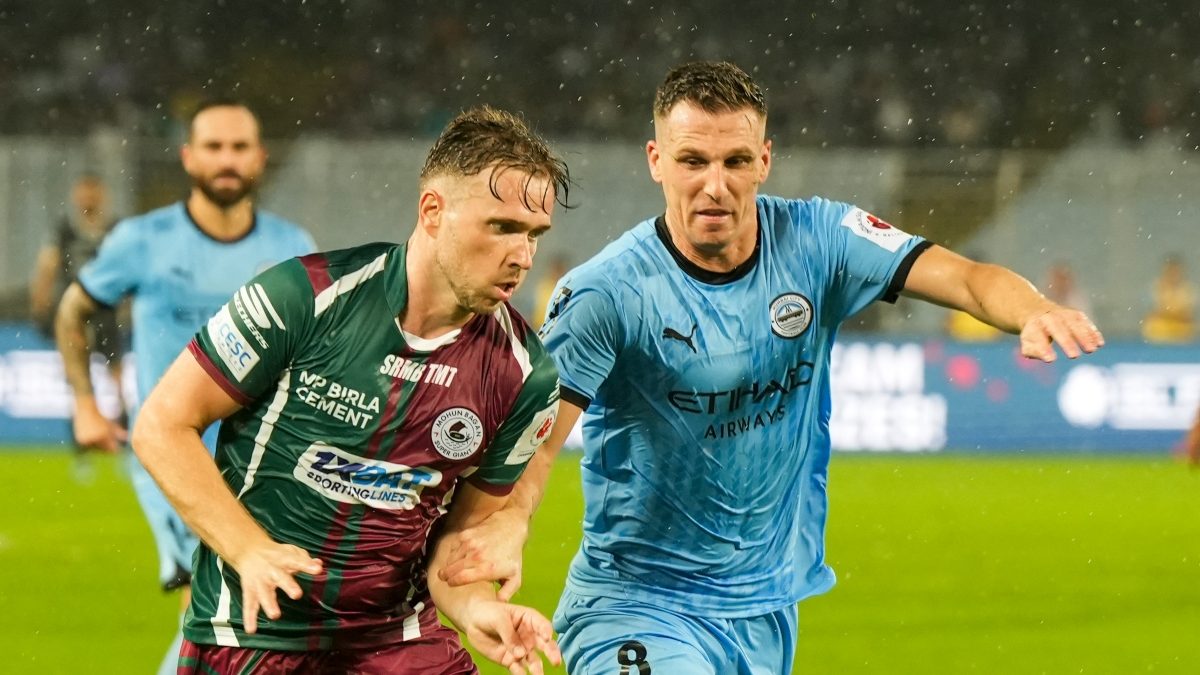 Mumbai City FC lay down marker with dramatic comeback against Mohun Bagan in ISL 2024-25 opener Mumbai City FC lay down marker with dramatic comeback against Mohun Bagan in ISL 2024-25 opener
