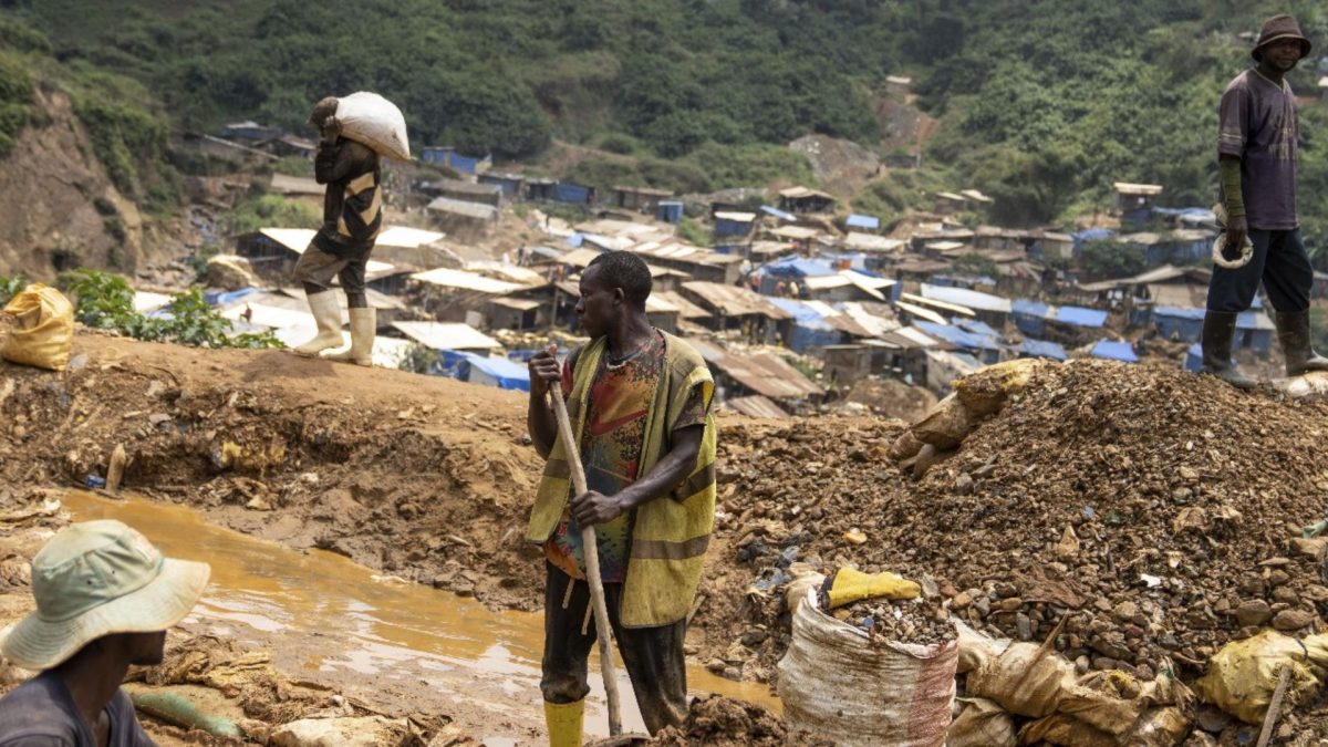 Gold miners at work in the town of Kamituga, in South Kivu province in eastern Congo, on September 5, 2024. South Kivu is considered the epicenter of the world's latest outbreak of mpox. Source: AP. Gold miners at work in the town of Kamituga, in South Kivu province in eastern Congo, on September 5, 2024. South Kivu is considered the epicenter of the world's latest outbreak of mpox. Source: AP.