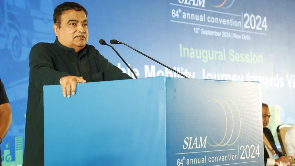 53 accidents, 19 deaths every hour: Nitin Gadkari reveals how treacherous Indian roads are 53 accidents, 19 deaths every hour: Nitin Gadkari reveals how treacherous Indian roads are