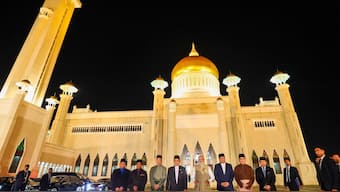 As part of his trip, PM Modi took a trip to the Omar Ali Saifuddien Mosque in the capital, Bandar Seri Begawan. PTI