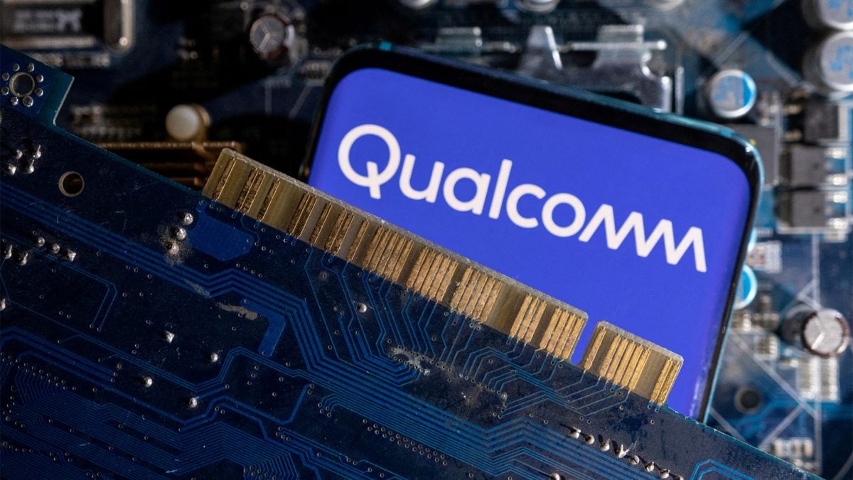 Qualcomm exploring a chance to buy a chunk of Intel's chip design business