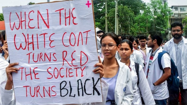 'This is the final time': Bengal CM Mamata warns protesting doctors, calls them for talks at her residence today