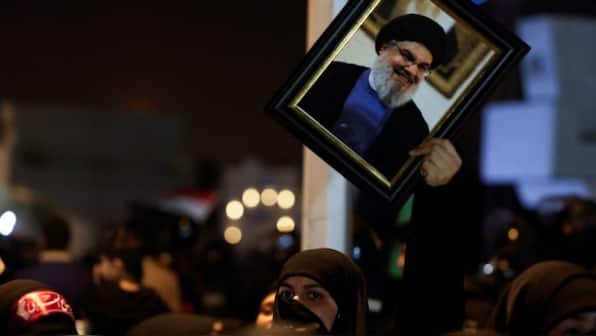 Pakistan police clash with demonstrators as protest over Nasrallah's death turns violent