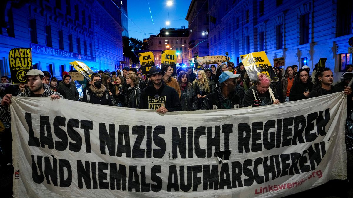 Anti right wing protesters shout slogans holding a banner that reads "Don't let Nazis rule and never let them march" near the parliament building, in Vienna, Austria, Sunday, Sept. 29, 2024, after polls closed in the country's national election. Photo- AP Anti right wing protesters shout slogans holding a banner that reads "Don't let Nazis rule and never let them march" near the parliament building, in Vienna, Austria, Sunday, Sept. 29, 2024, after polls closed in the country's national election. Photo- AP