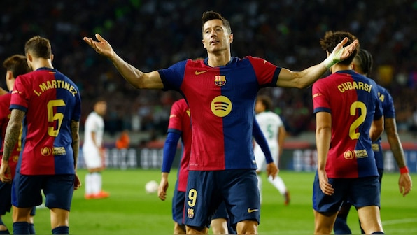 Robert Lewandowski helps Barcelona consolidate La Liga lead with victory over Getafe
