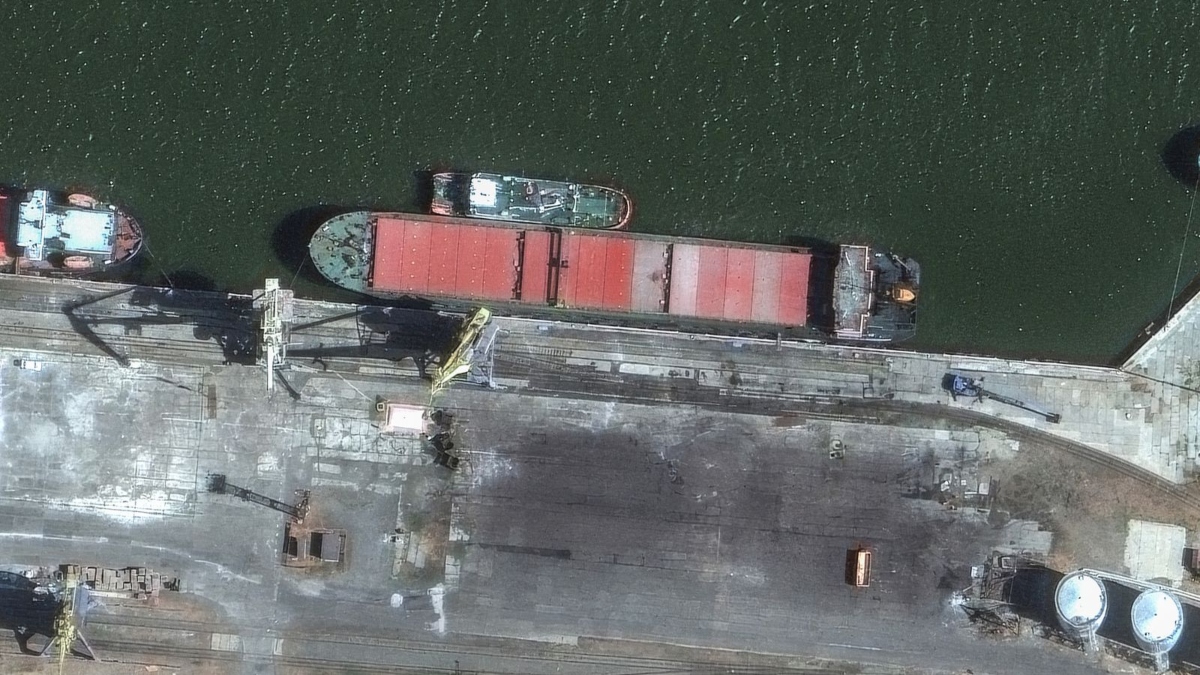 Cargo ship 'delivering Iranian ballistic missiles' spotted at Russian port: Report Cargo ship 'delivering Iranian ballistic missiles' spotted at Russian port: Report
