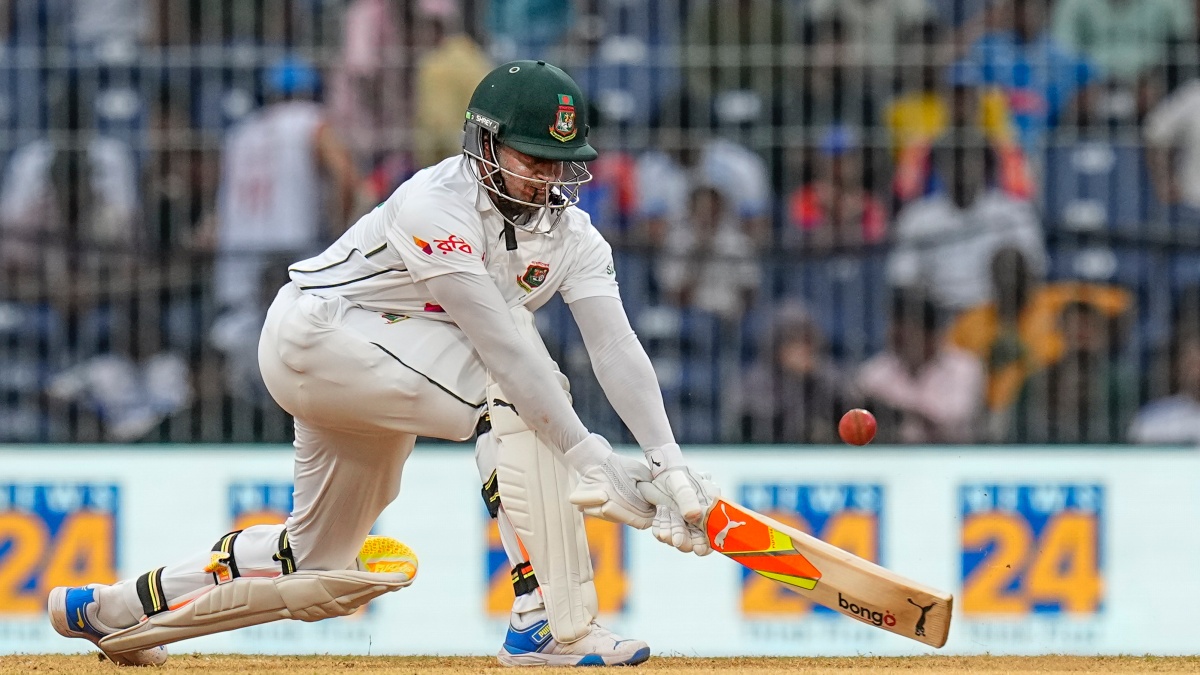 Why Shakib Al Hasan wore a strap around his neck in the first India vs Bangladesh Test? Why Shakib Al Hasan wore a strap around his neck in the first India vs Bangladesh Test?