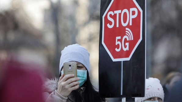 No link found between mobile use and brain cancer, says WHO study