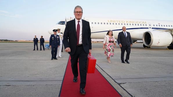 As Putin warns of war with Nato, Starmer to meet Biden to discuss long-range strikes against Russia
