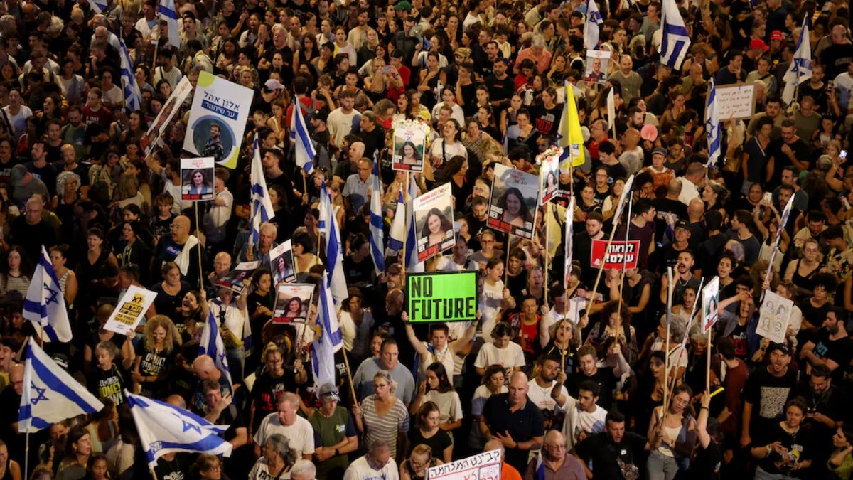 Protesters rally outside the Defence Ministry, Tel Aviv, September 1, 2024. REUTERS Protesters rally outside the Defence Ministry, Tel Aviv, September 1, 2024. REUTERS