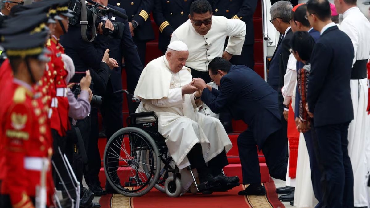 Pope Francis lands in Papua New Guinea for climate change focus amid natural disasters Pope Francis lands in Papua New Guinea for climate change focus amid natural disasters