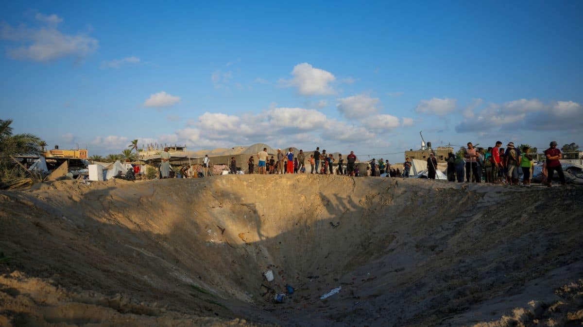 2,000-pound bombs Israel likely used on Gaza camp for displaced people ...