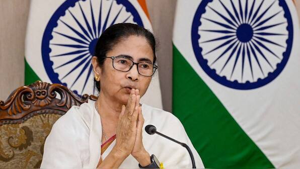 'This is not UP': Bengal CM Mamata meets protesting doctors, says 'won't act against you'