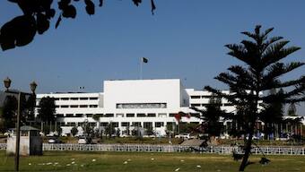 A general view of the Parliament House building in Islamabad, Pakistan April 10, 2022. REUTERS/File Photo