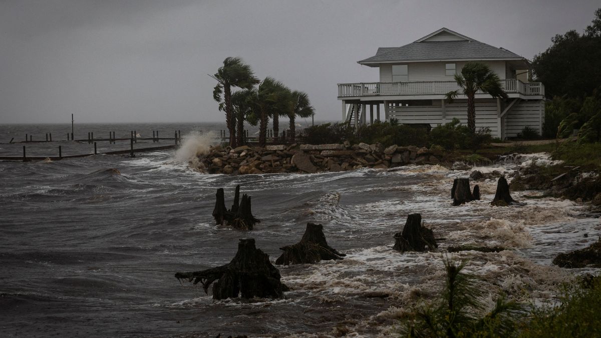 64 dead, over 3 mn without power as Hurricane Helene becomes one of the most expensive storms in US history 64 dead, over 3 mn without power as Hurricane Helene becomes one of the most expensive storms in US history