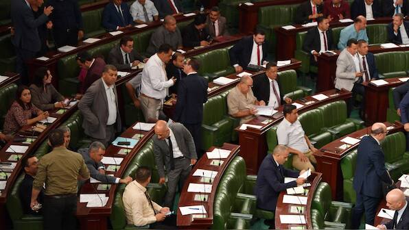 Tunisia parliament mulls controversial election reform law ahead of key vote