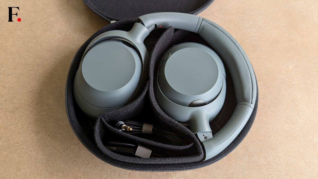 Sony ULT Field 1 and Sony ULT Wear Review: Wear - carry case-2024-09-21bcc86ee1fa55ec5639152261f4134b