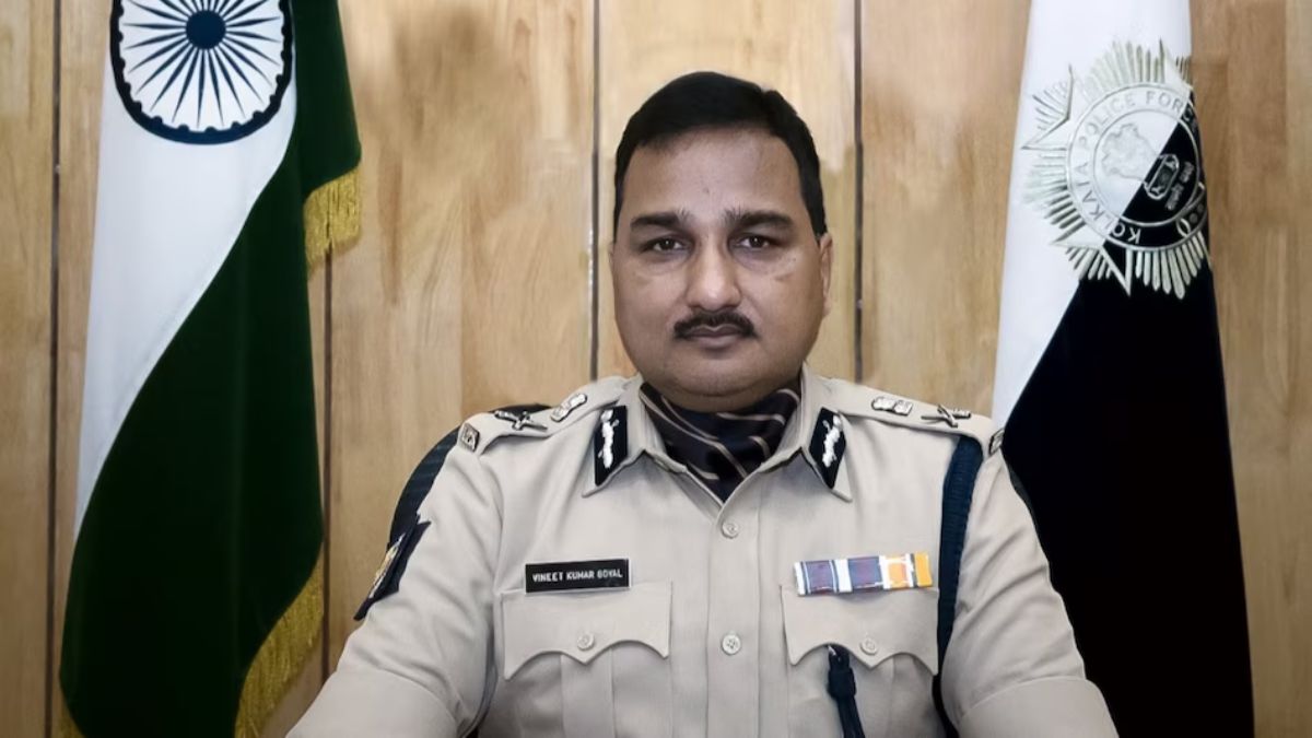 Who is Vineet Goyal, the Kolkata top cop sacked by CM Mamata Banerjee? Why did doctors demand his removal? Who is Vineet Goyal, the Kolkata top cop sacked by CM Mamata Banerjee? Why did doctors demand his removal?
