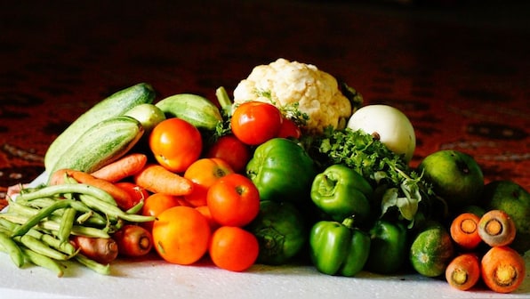 1 in 10 people fall ill by eating unsafe food every year. Here's how you should wash your veggies before use