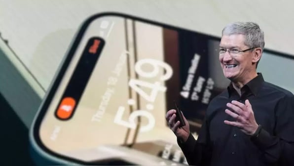 Apple CEO Tim Cook, COO Jeff Williams land in China again, meet China's IT minister