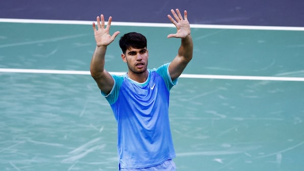 Paris Masters title favourite Carlos Alcaraz thumps Nicolas Jarry in campaign opener