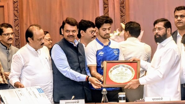 Maharashtra government felicitates Vidit, Swapnil as they receive prize money of Rs 1 crore and Rs 2 crore