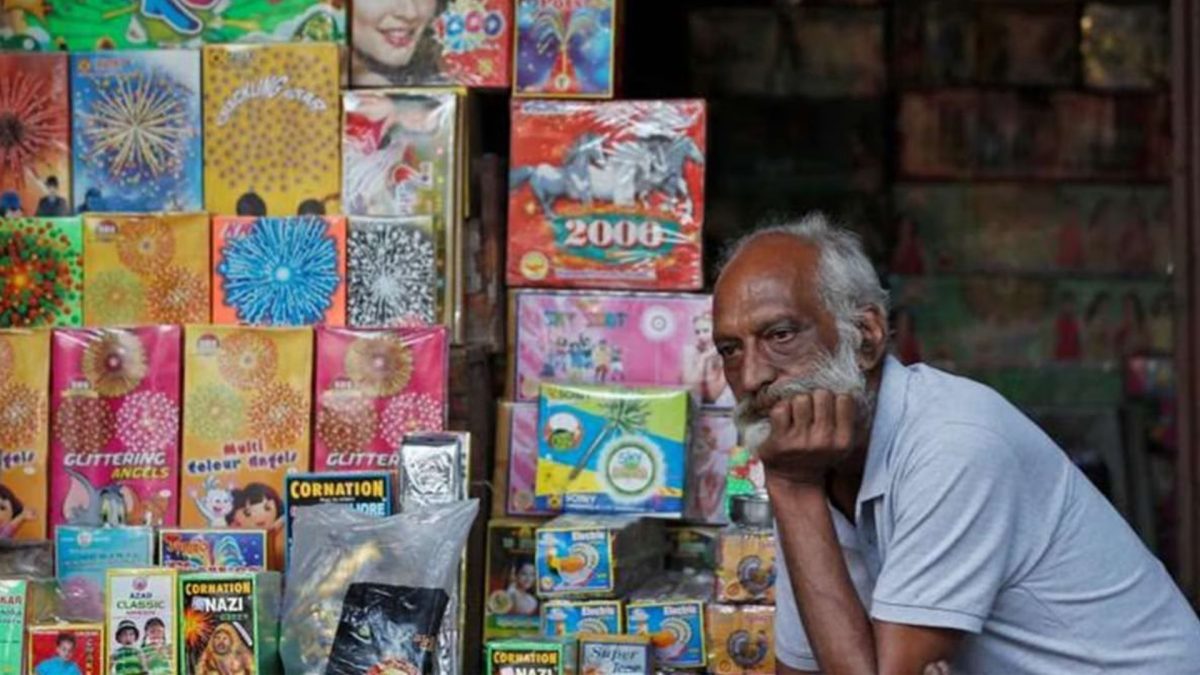 Firecrackers banned in Indian capital till Jan 1 to fight air pollution