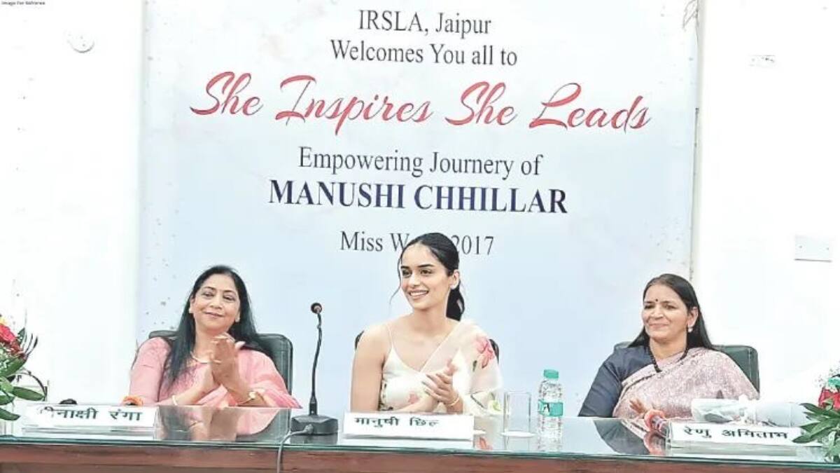 miss-world-manushi-chhillar-addresses-female-irs-officers-during-an
